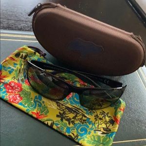Maui Jim “Twin Falls” sunglasses 🕶
